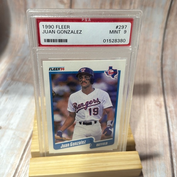 1990 Fleer Juan Gonzalez #297 PSA Mint 9 Baseball Card Item #ME558 - Picture 2 of 3